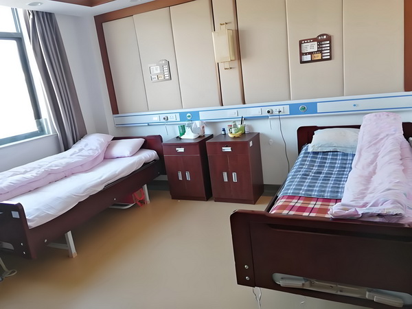 2025深圳人才入户条件_电影《神奇4侠：初露锋芒》票房破1000万 在民之中合作流与间交